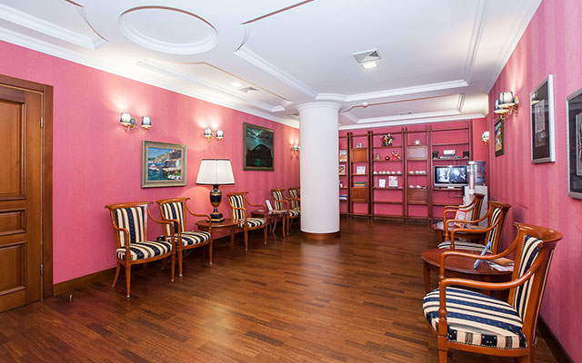 Холл поликлиники